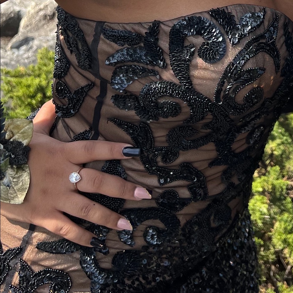 Formal Dress - Picture 4 of 5